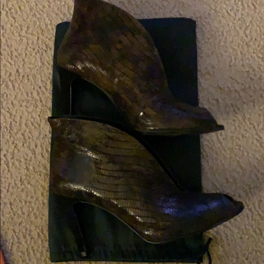 Shoes - Picture 3 of 6